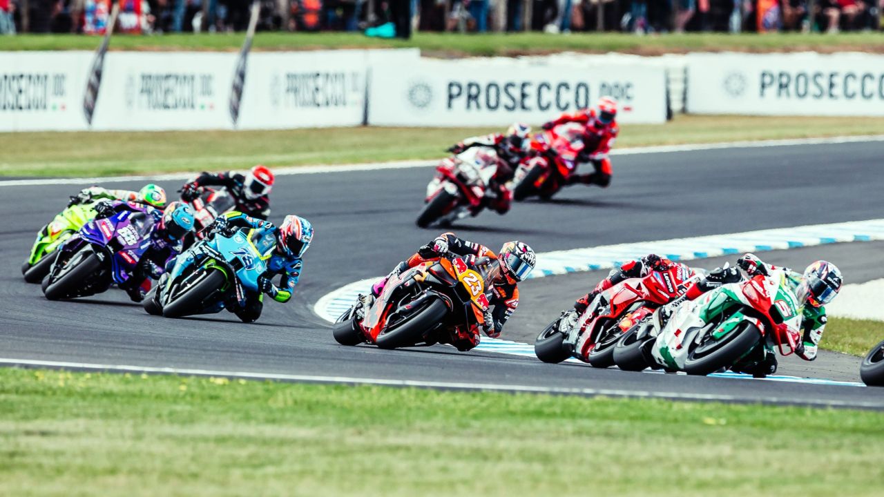 DOUBLE TOP 10 DELIGHT FOR RED BULL KTM TECH3 IN AUSTRALIA, WITH BASTIANINI IN 9TH AND ESPARGARO IN 10TH